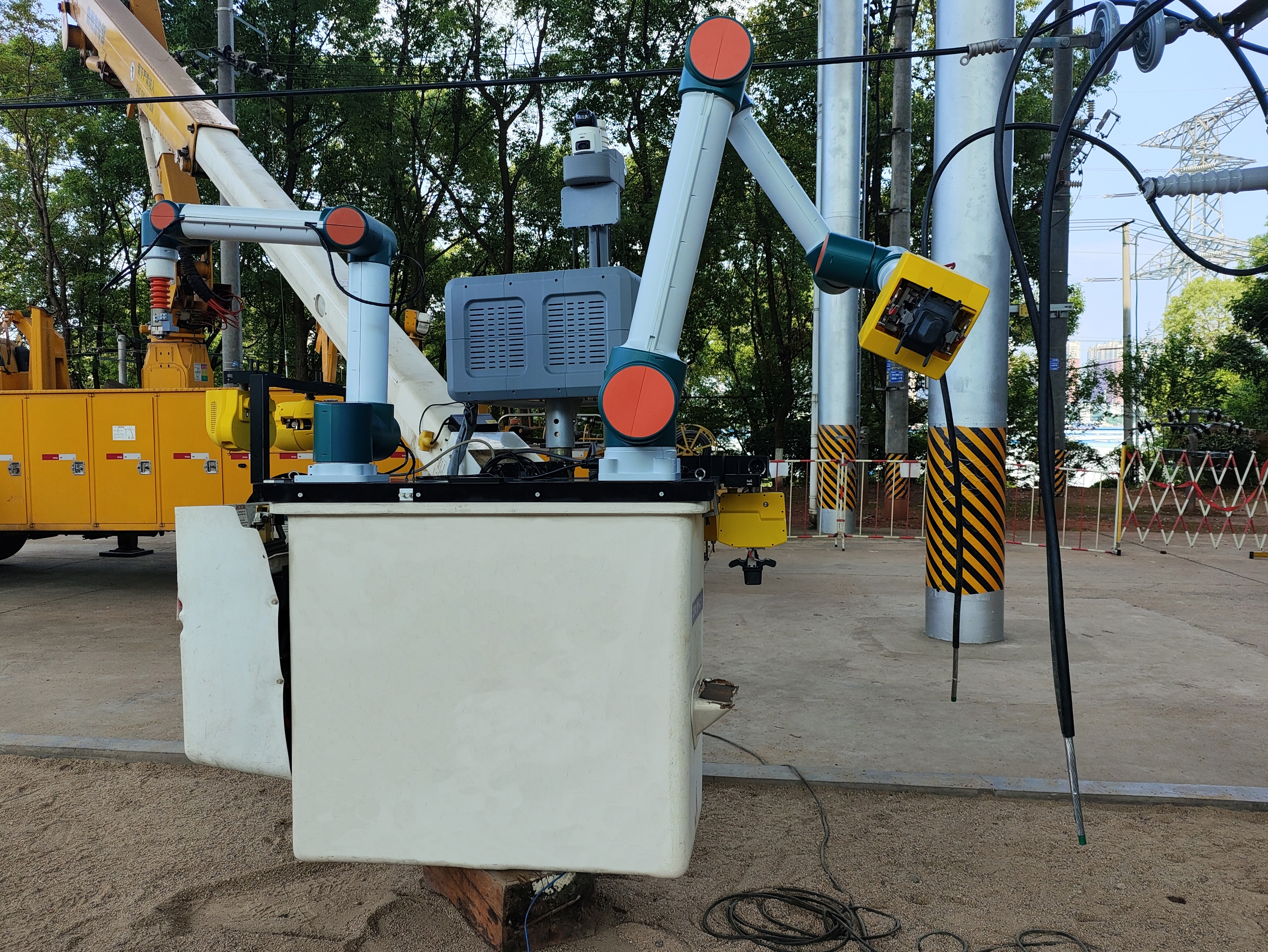 帶電作業(yè)機(jī)器人